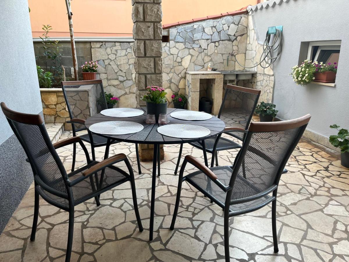 Apartment A & N With Free Private Parking Пула Екстериор снимка