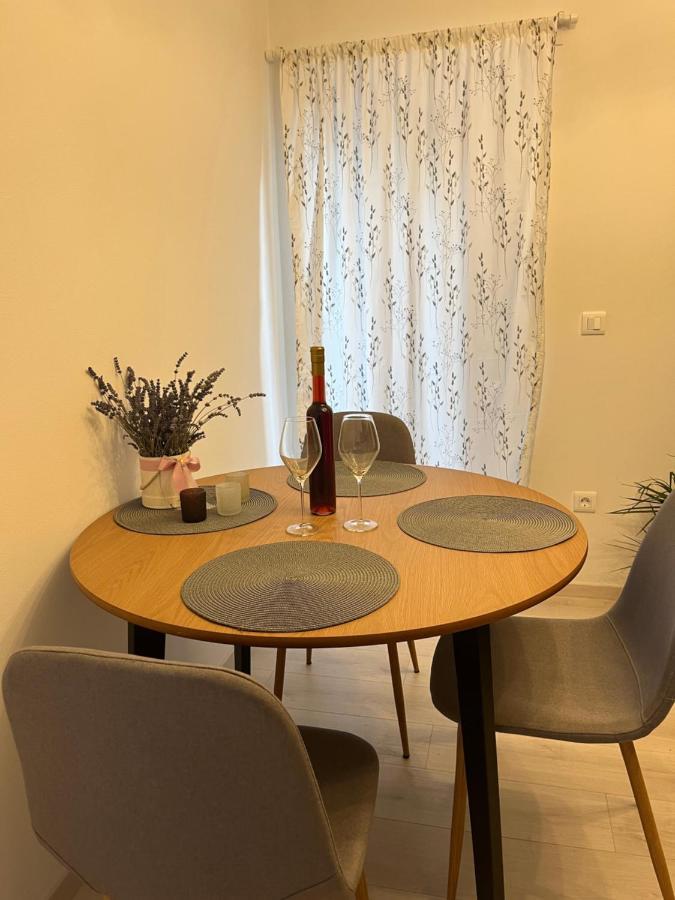 Apartment A & N With Free Private Parking Пула Екстериор снимка