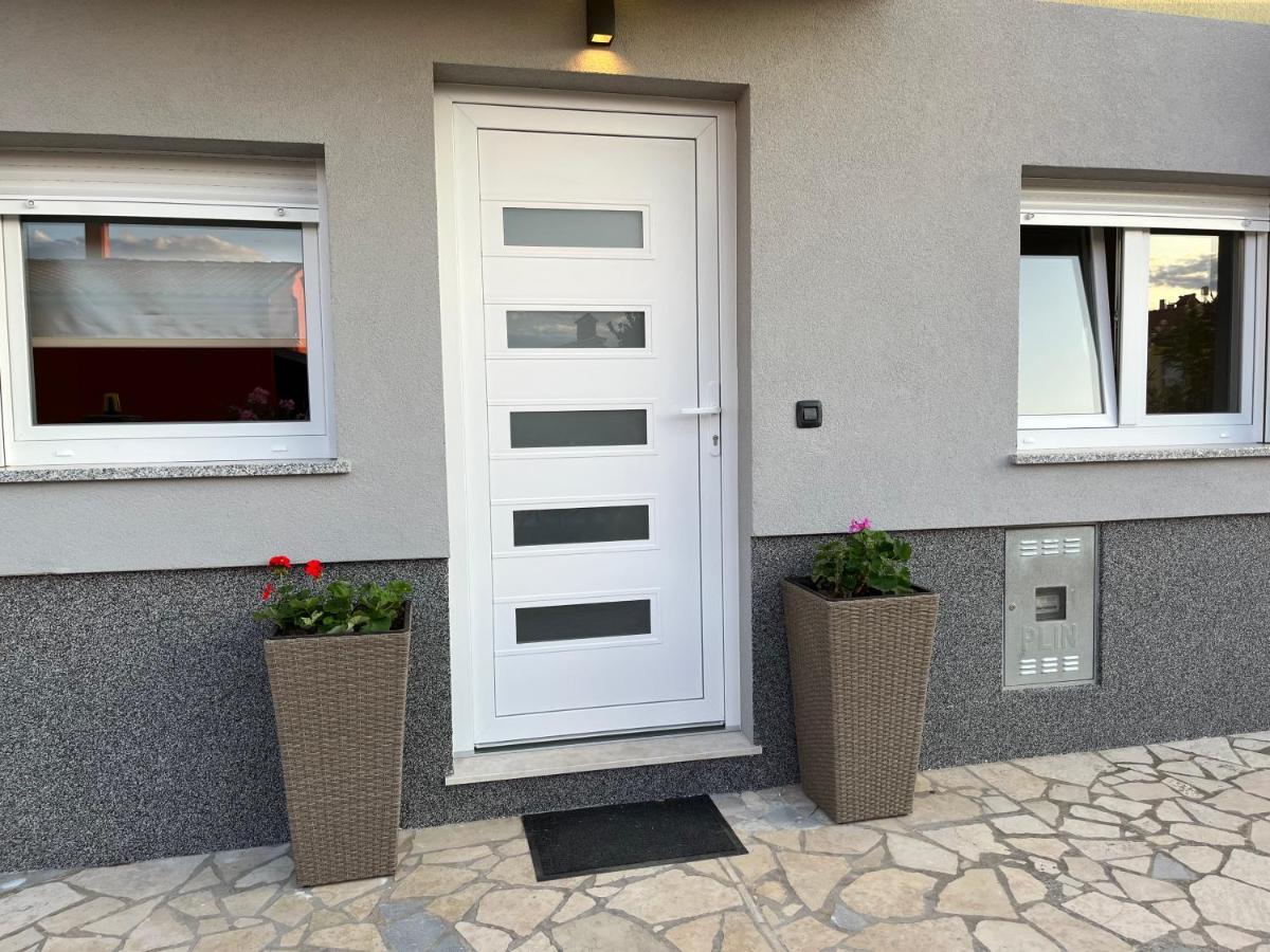 Apartment A & N With Free Private Parking Пула Екстериор снимка
